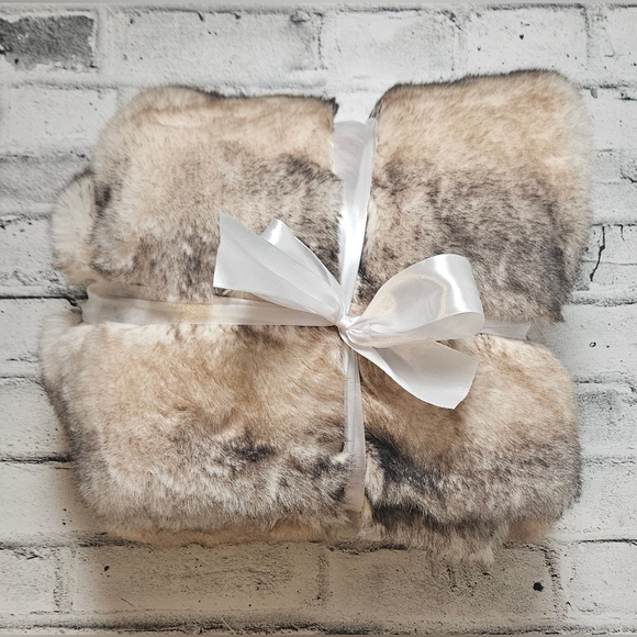 Battico Other - Battico Faux Fur Throw Blanket Plush Luxury Neutral Cozy Home Decor